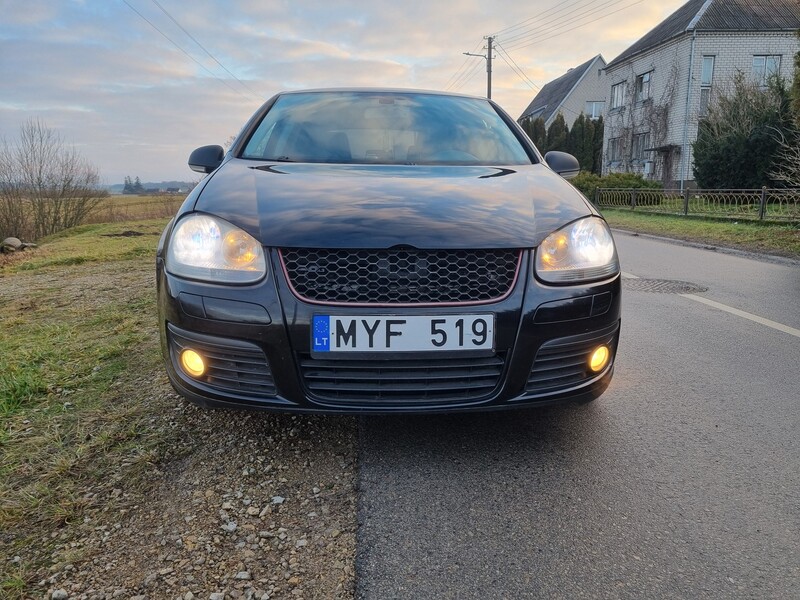 Photo 5 - Volkswagen Golf 2004 y Hatchback