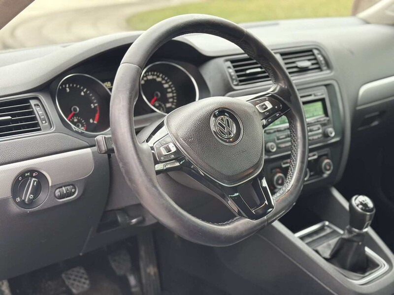 Photo 11 - Volkswagen Jetta 2015 y Sedan