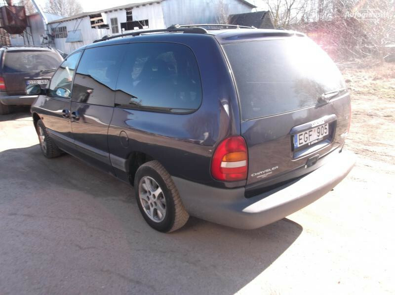 Photo 2 - Chrysler Grand Voyager II 1997 y parts