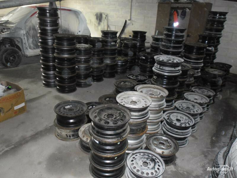 Photo 2 - Michelin R15 universal tyres passanger car