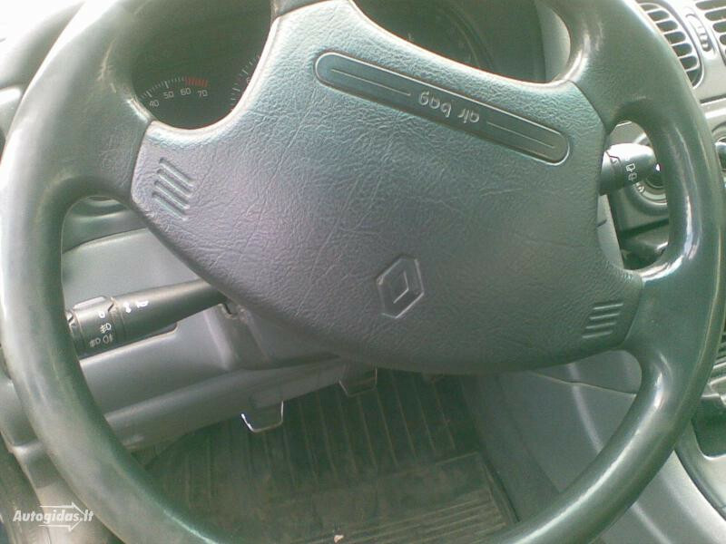 Фотография 2 - Renault Laguna I 1994 г запчясти