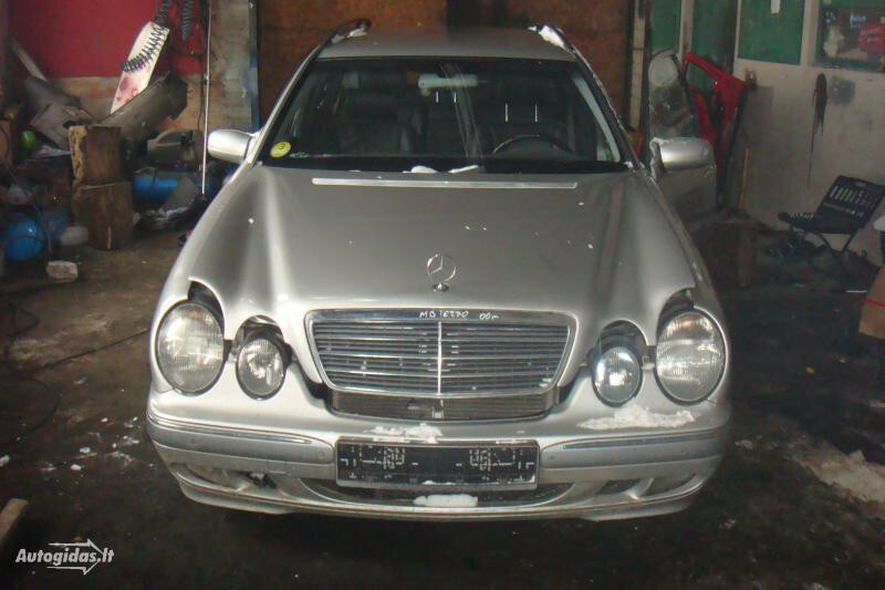 Photo 2 - Mercedes-Benz E 270 W210 2001 y parts