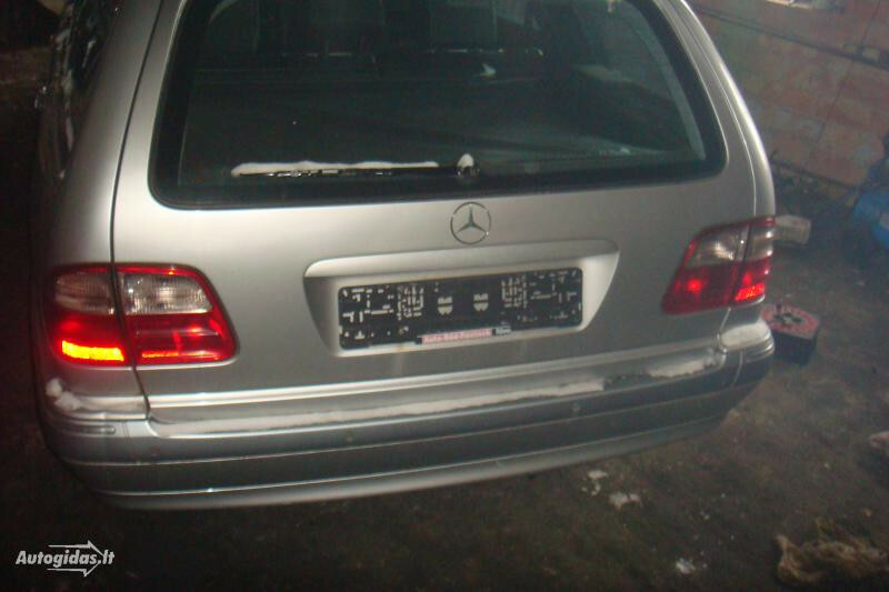 Photo 4 - Mercedes-Benz E 270 W210 2001 y parts