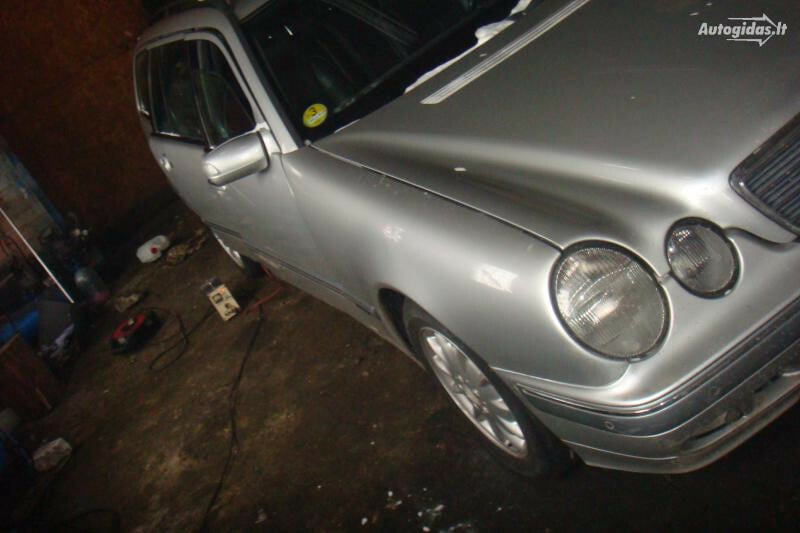 Photo 7 - Mercedes-Benz E 270 W210 2001 y parts