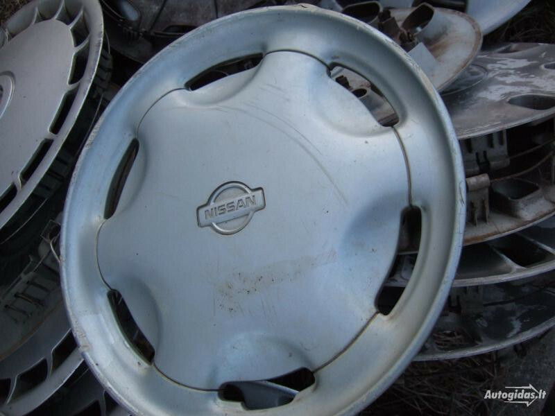 Nissan Serena R14 wheel caps