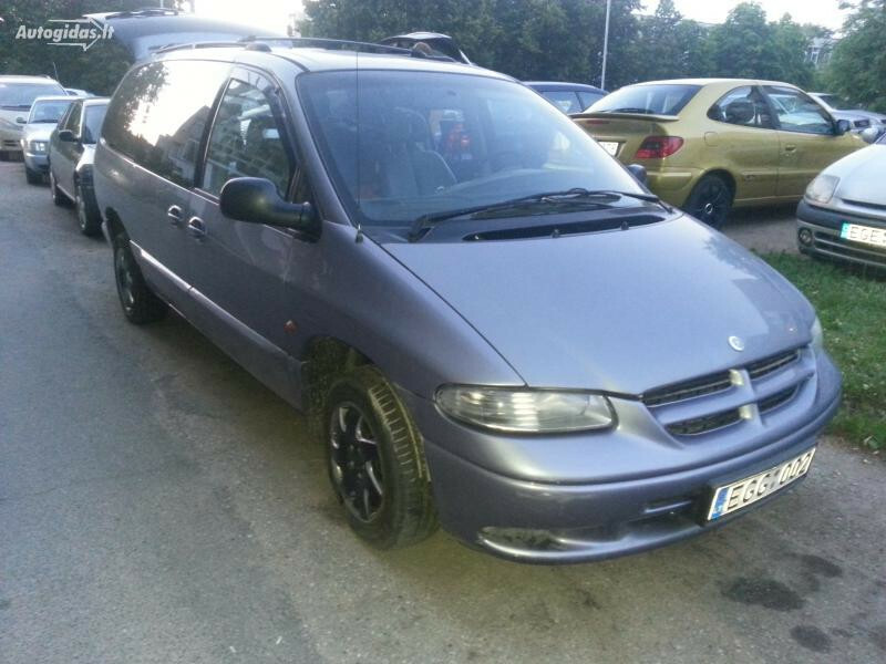 Photo 2 - Chrysler Grand Voyager II 1996 y parts