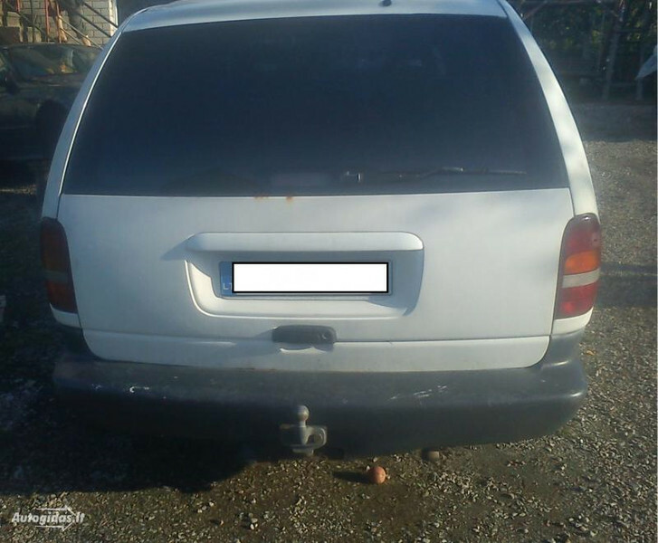 Photo 2 - Chrysler Grand Voyager II 2.5 td 1996 y parts