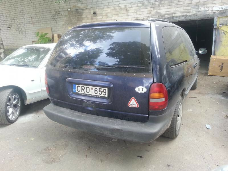 Photo 3 - Chrysler Grand Voyager II 1998 y parts