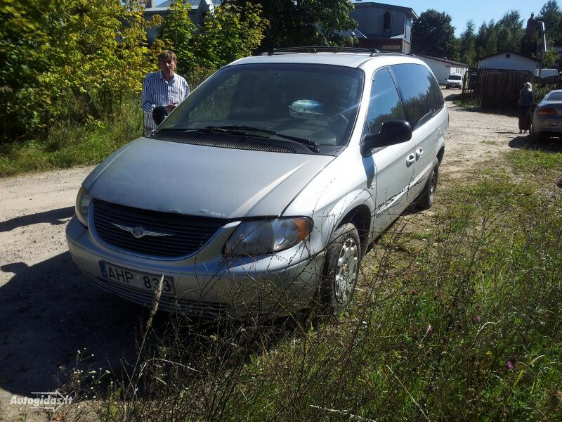 Chrysler Grand Voyager III 2001 y parts