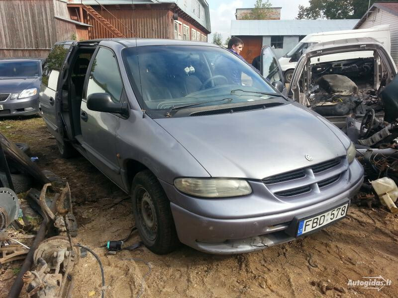 Photo 2 - Chrysler Grand Voyager II 1999 y parts