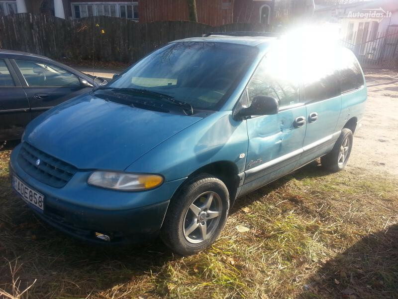 Photo 1 - Chrysler Grand Voyager II 1999 y parts