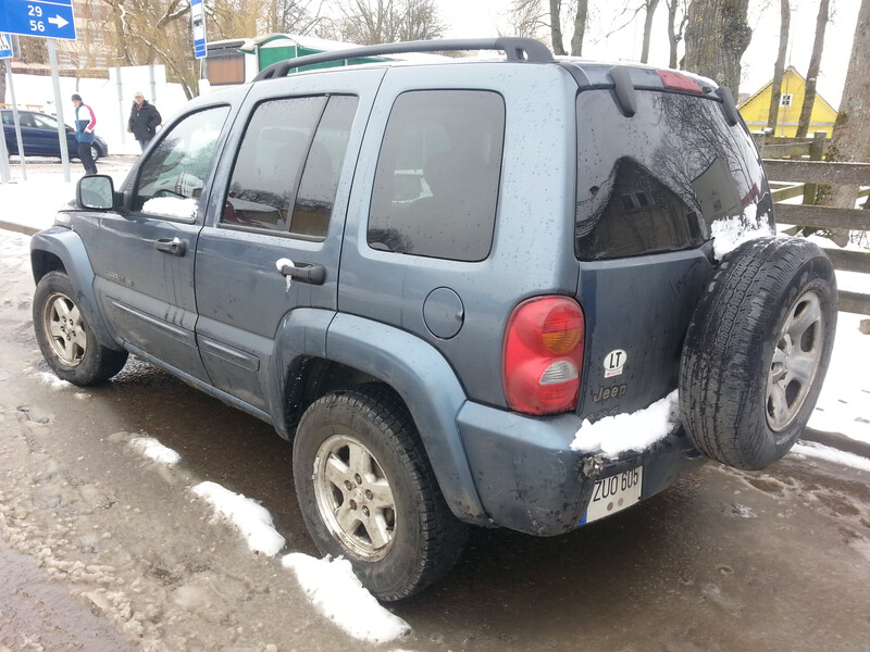 Photo 3 - Jeep Liberty Limited 2002 y parts