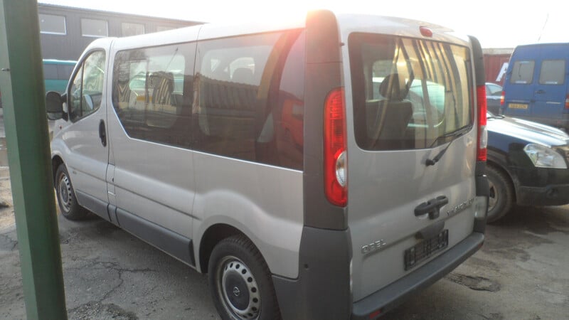 Photo 3 - Opel Vivaro 2004 y parts