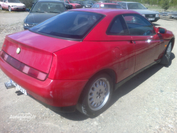 Photo 2 - Alfa Romeo Gtv 1996 y parts