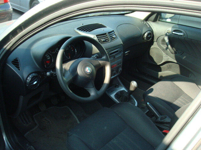 Фотография 4 - Alfa Romeo 147 1,6 TWINSPARK 2006 г запчясти