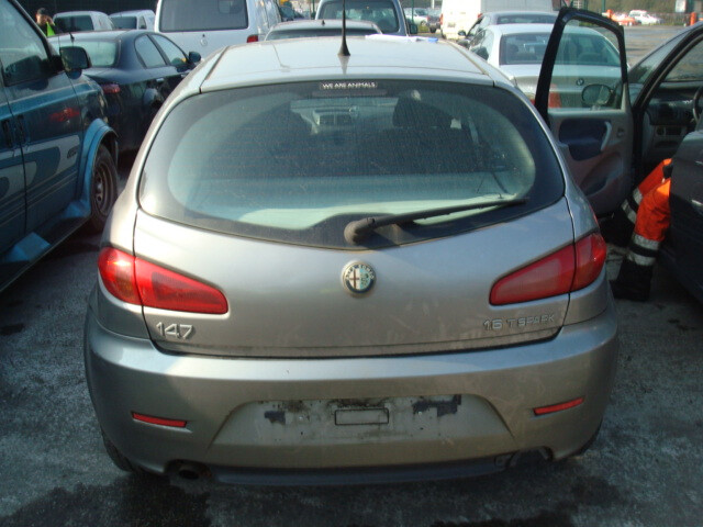 Фотография 5 - Alfa Romeo 147 1,6 TWINSPARK 2006 г запчясти