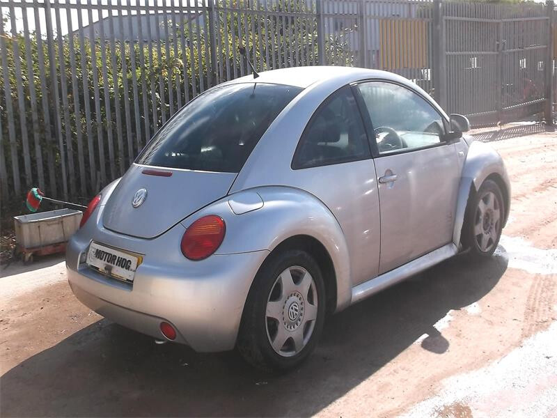 Фотография 2 - Volkswagen Beetle 2000 г запчясти