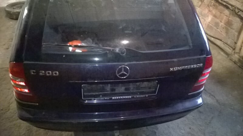 Photo 3 - Mercedes-Benz C 200 W203 2003 y parts