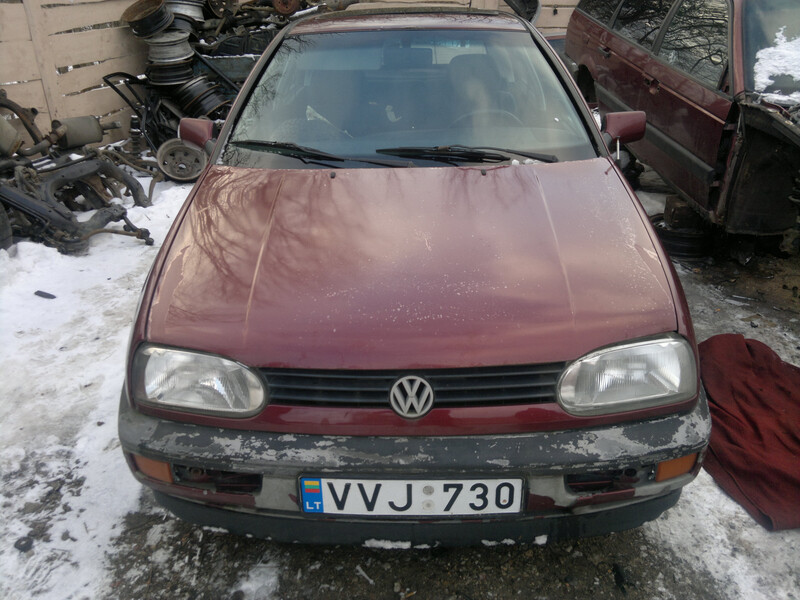 Volkswagen Golf III kaip naujas 1.8mono 1995 m dalys