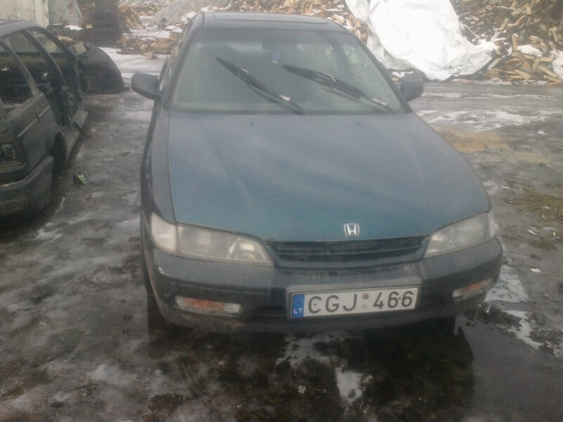 Photo 4 - Honda Accord V 1996 y parts