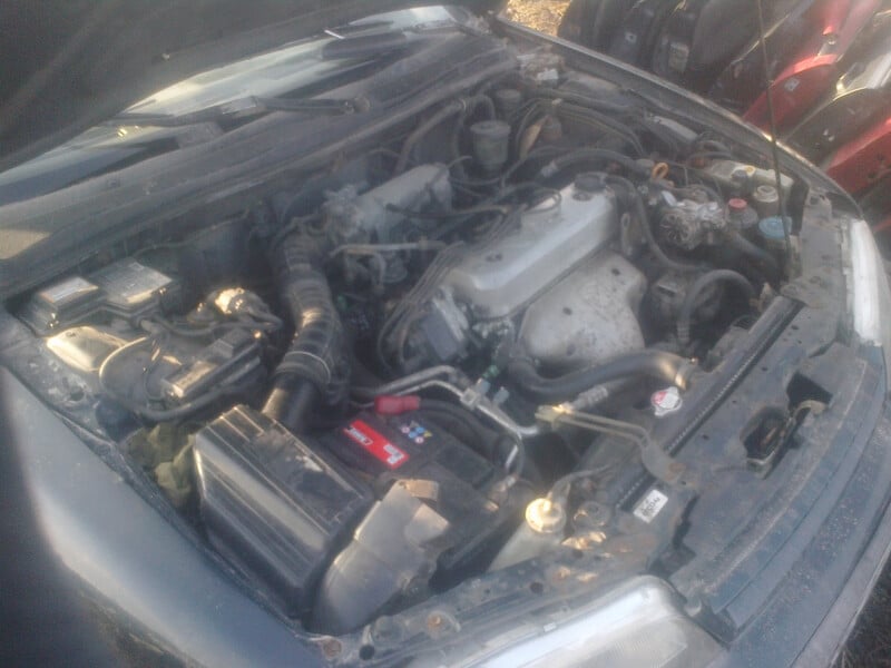 Photo 18 - Honda Accord V 1996 y parts