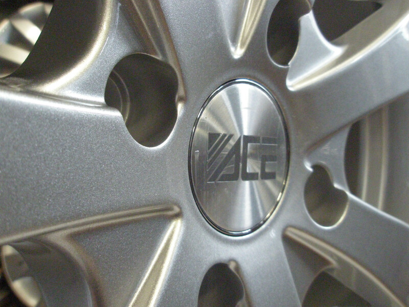 Nuotrauka 2 - Volvo R15 lengvojo lydinio ratlankiai