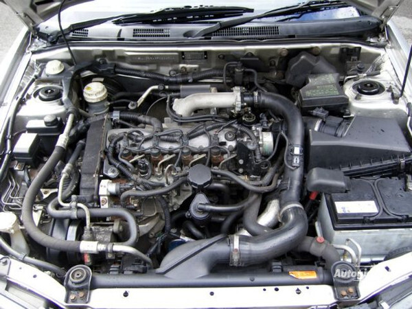 Mitsubishi Carisma II dci 2003 m dalys