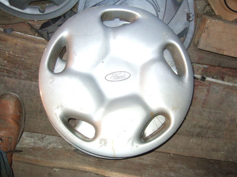 Ford Galaxy R15 wheel caps