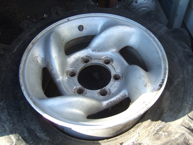 Photo 1 - Ssangyong MUSSO R15 light alloy rims