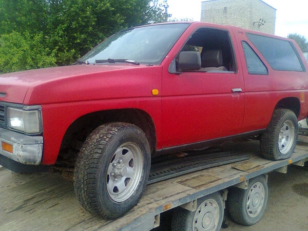 Photo 2 - Nissan Terrano I 1990 y parts