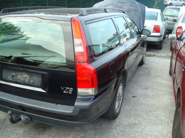 Photo 12 - Volvo V70 II D5 120KW 2003 y parts