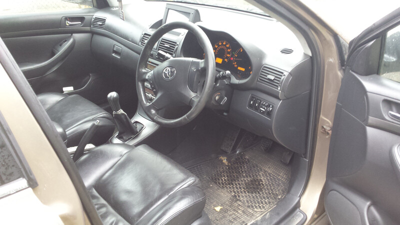 Photo 5 - Toyota Avensis II 2004 y parts