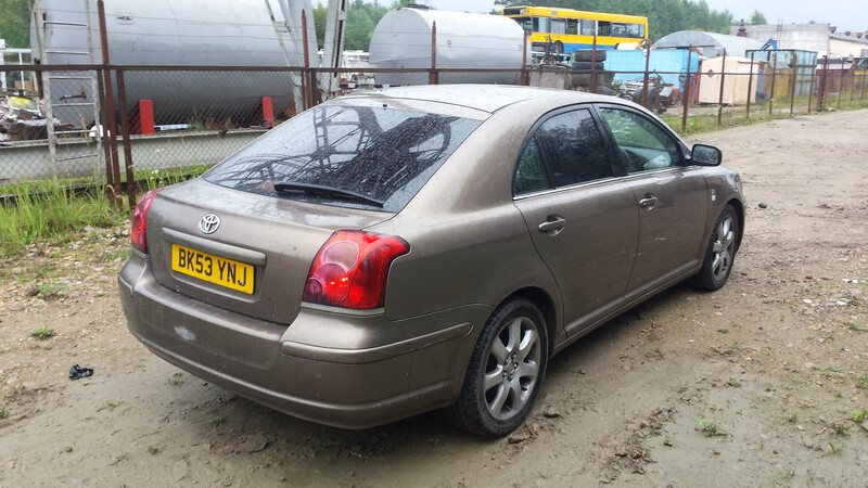 Photo 7 - Toyota Avensis II 2004 y parts