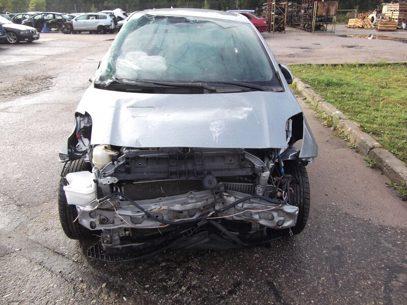 Photo 3 - Toyota Yaris II 2007 y parts