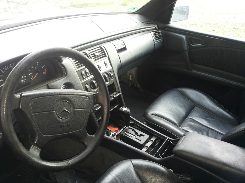 Фотография 3 - Mercedes-Benz E 290 W124 1997 г запчясти