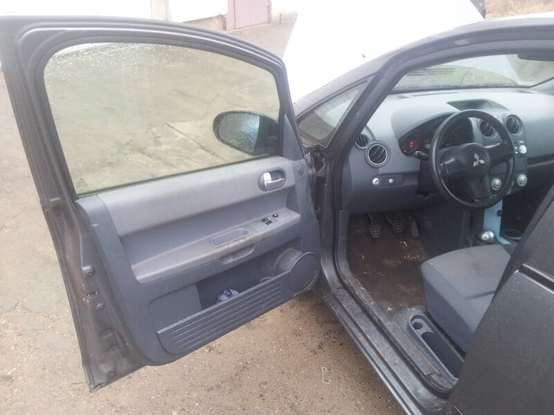 Photo 8 - Mitsubishi Colt Z30 2005 y parts