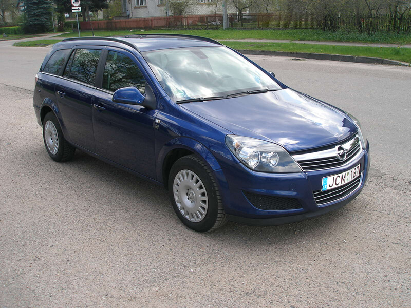 Photo 3 - Opel Astra 2013 y rent
