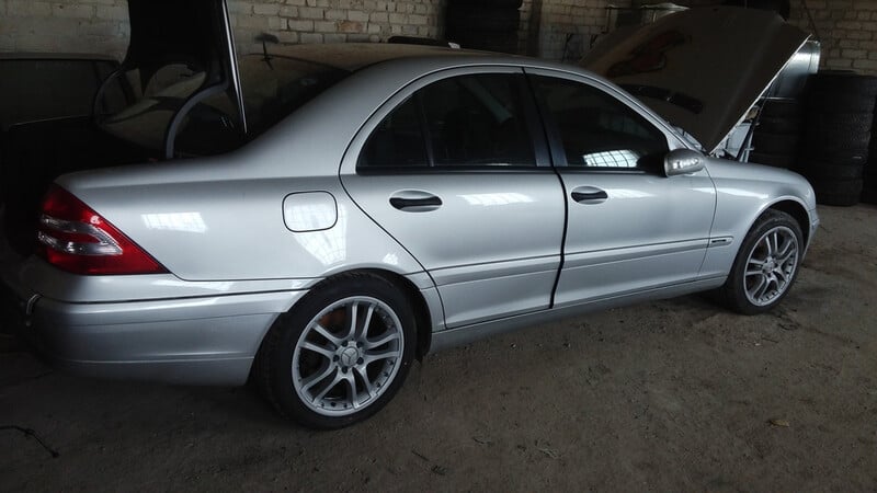 Nuotrauka 4 - Mercedes-Benz C 270 W203 2002 m dalys