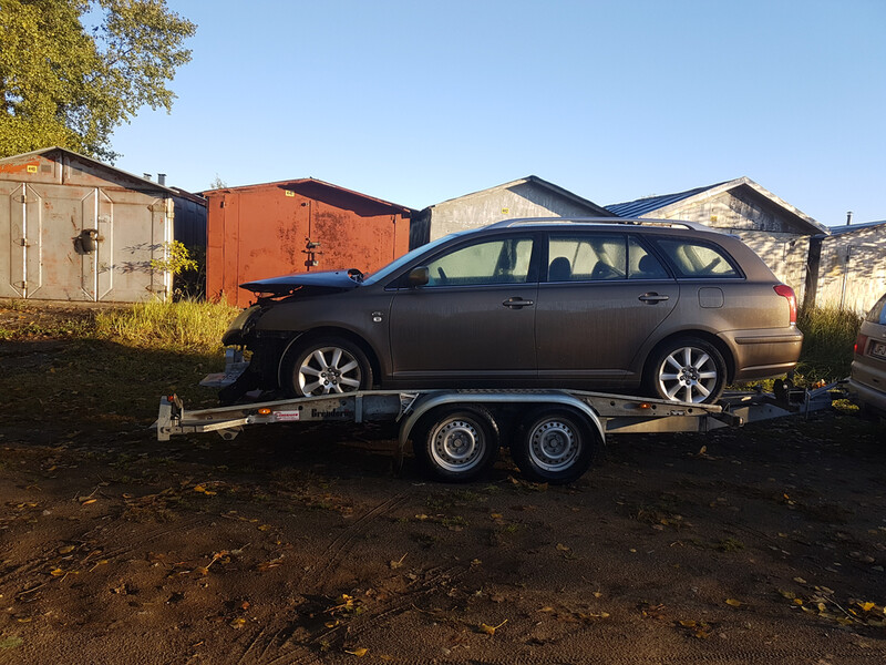 Photo 3 - Toyota Avensis II 2005 y parts