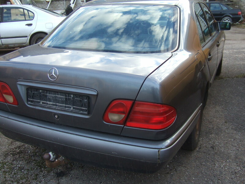 Nuotrauka 2 - Mercedes-Benz E 220 W210 1997 m dalys