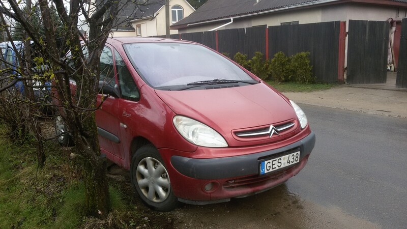 Photo 2 - Citroen Xsara Picasso 2000 y parts