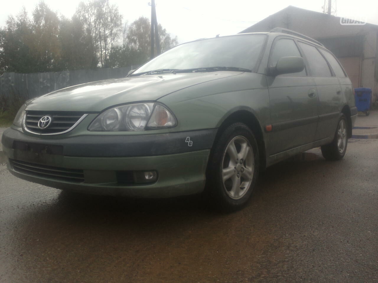 Toyota Avensis I 2001 y parts