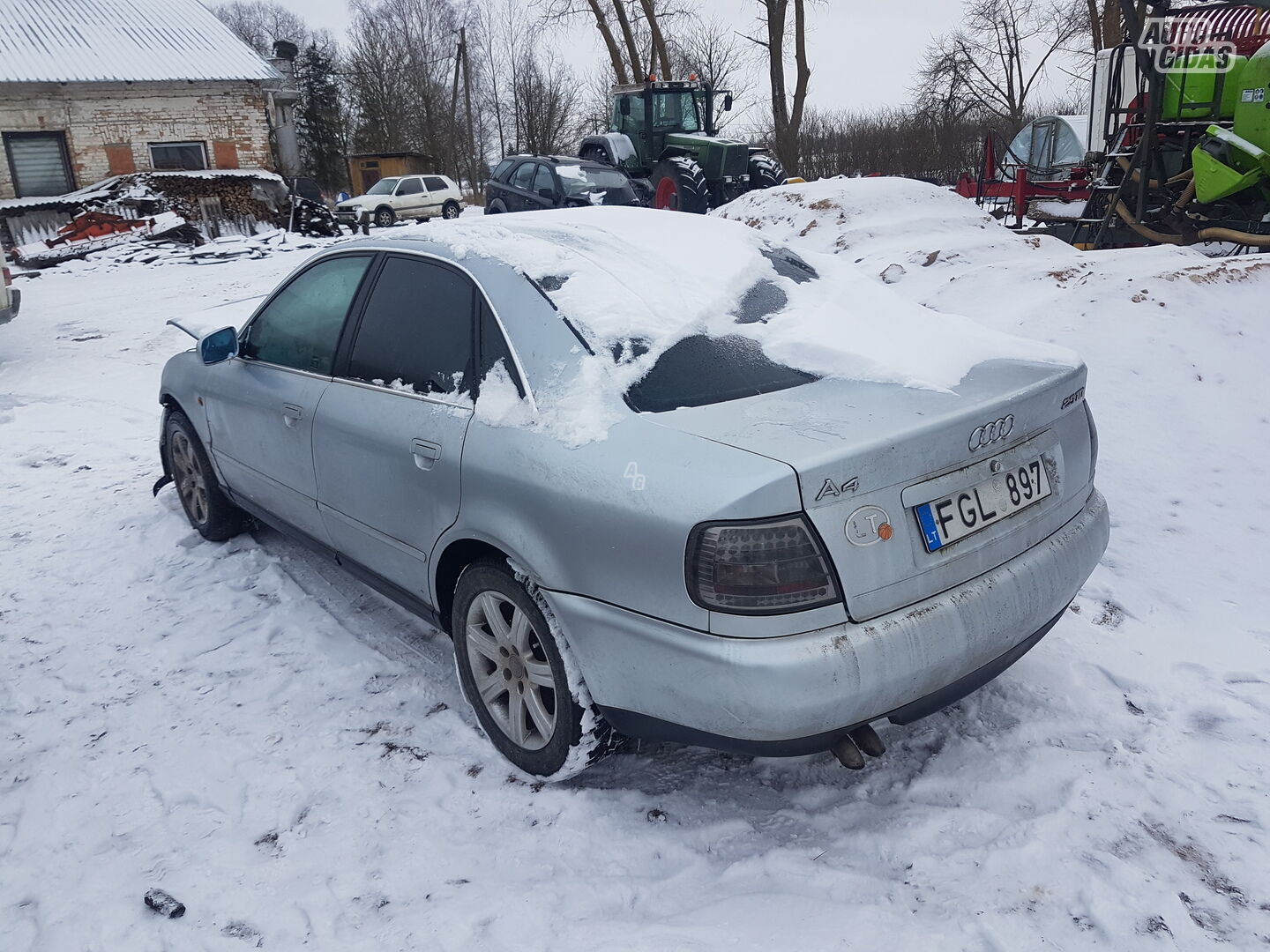 Audi A4 B5 1998 m dalys