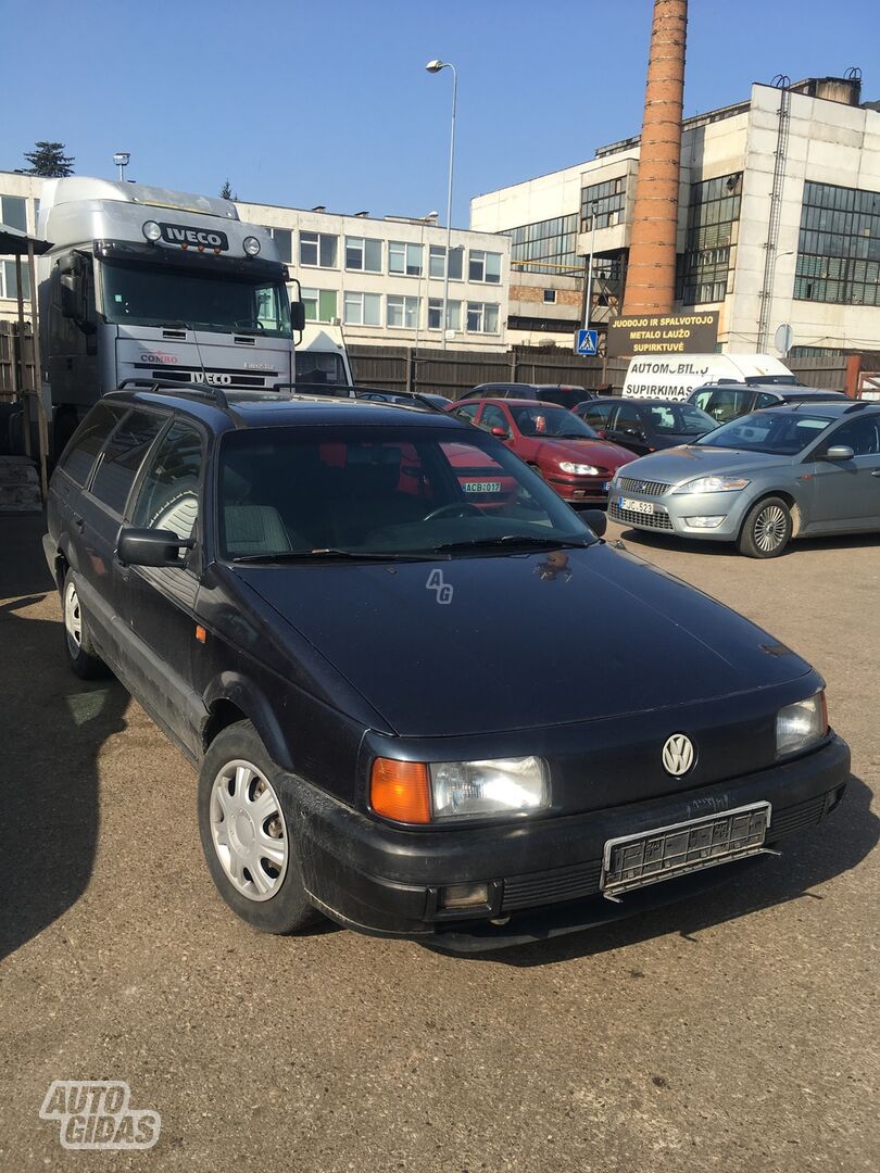 Volkswagen Passat B3 1990 г запчясти