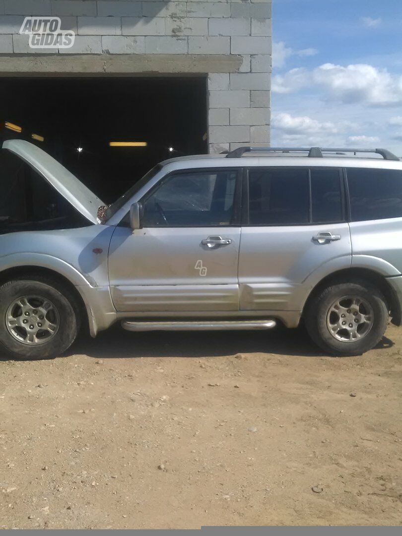 Mitsubishi Pajero III 2001 m dalys