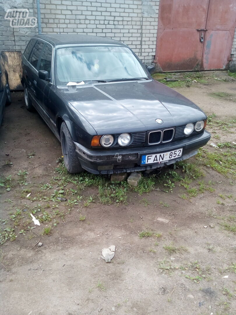 Bmw 525 E34 1993 г запчясти