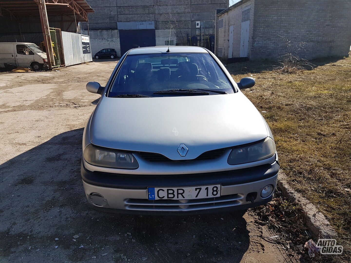 Renault Laguna 1.6 BENZINAS 2000 y parts