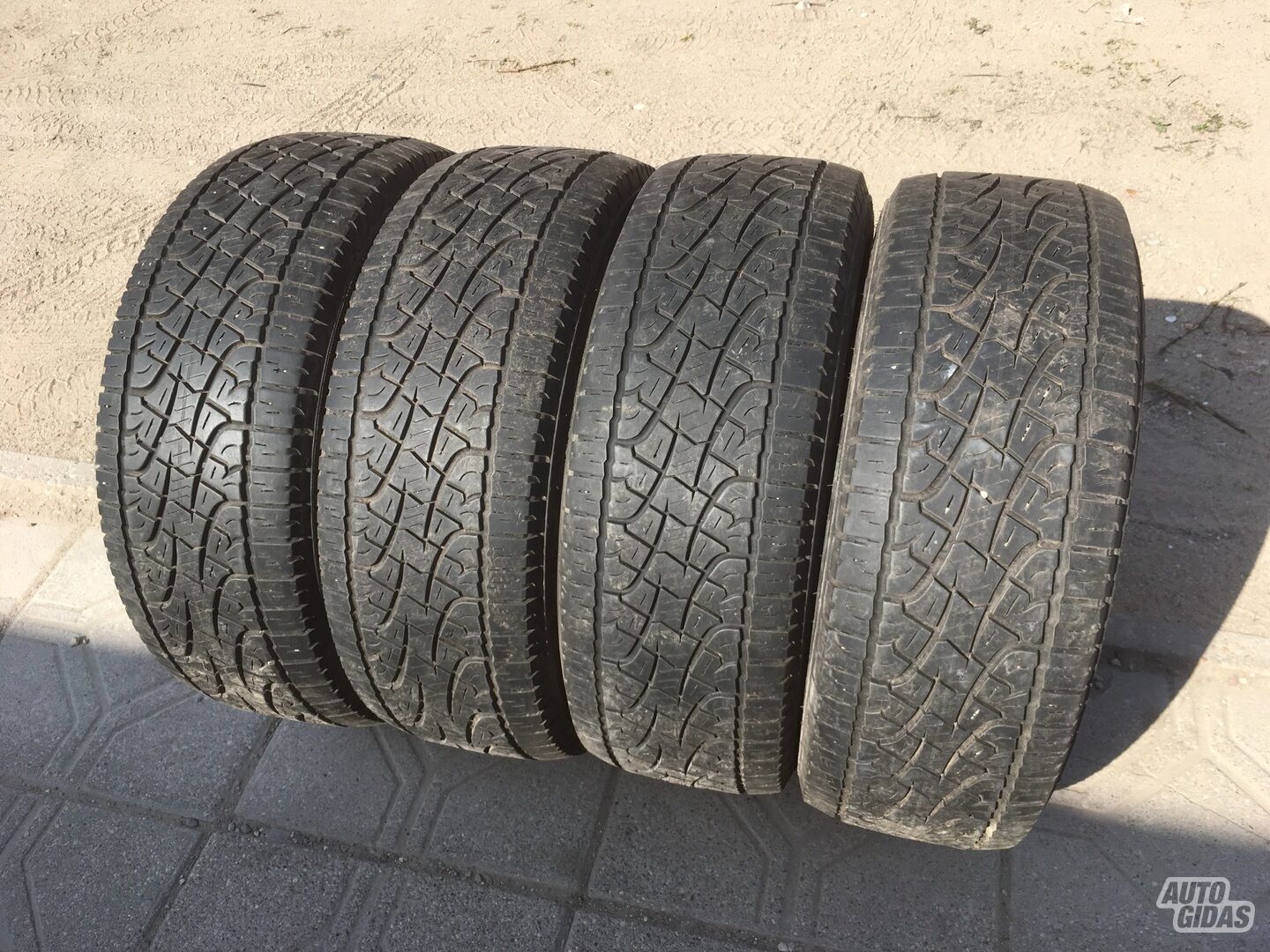 Pirelli P359 R18 universal tyres passanger car