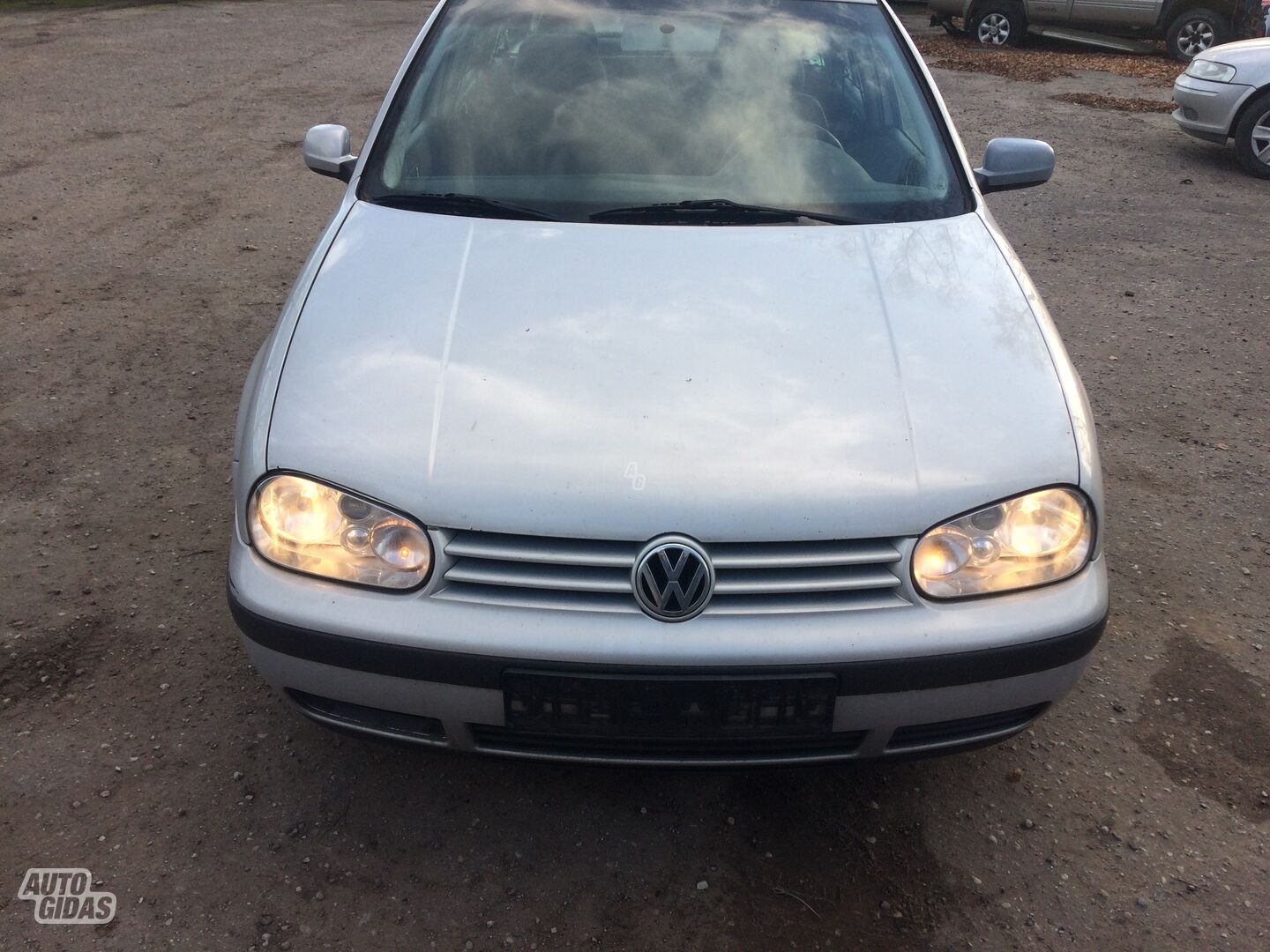 Volkswagen Golf IV 2000 г запчясти