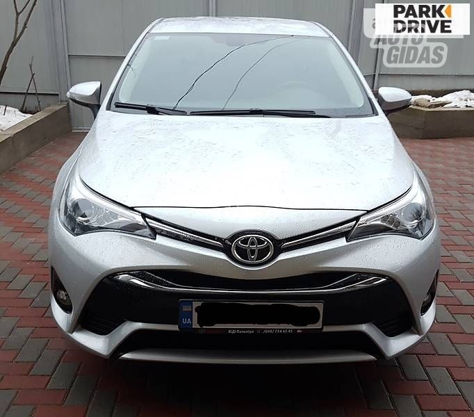 Toyota Avensis 2016 y parts